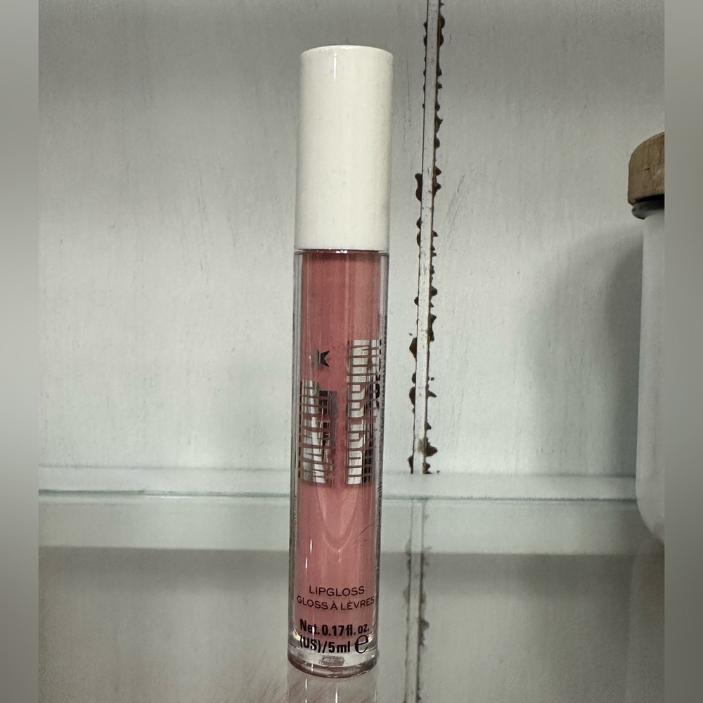 Makeup Obsession Lip Gloss Soulmate Soft Pink Glossy Finish 0.17oz New
